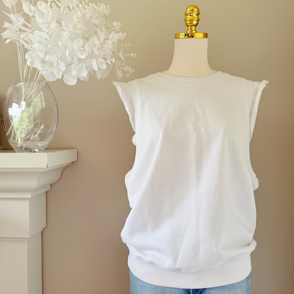 Free People Flutter Sleeve Fleece Tank in White, Sz M - Picture 2 of 8